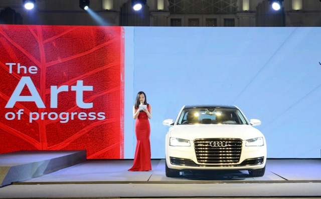 Audi A8L lên sân khấu cùng showbiz Việt Nam