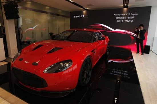 Truyền thông Trung Quốc cay cú Aston Martin 