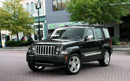 Chrysler thu hồi 560.000 xe vì lỗi liên hoàn