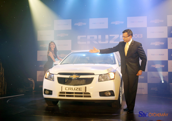 Chevrolet Cruze 2013 bản số tự động giá 649 triệu đồng