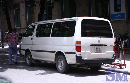 Hơn 300 xe biển nước ngoài bị thu hồi, xử lý