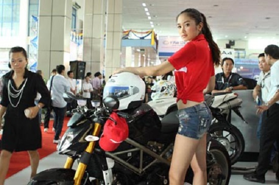 Xe máy nhập khẩu giảm bằng nửa năm 2012