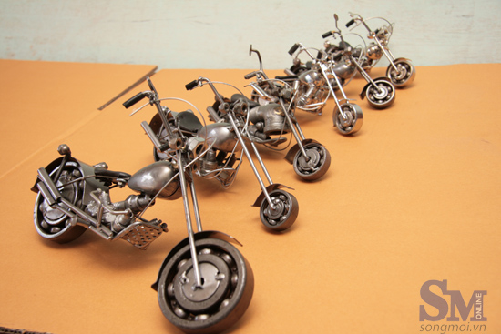 Nghệ thuật xe mô hình từ sắt phế liệu