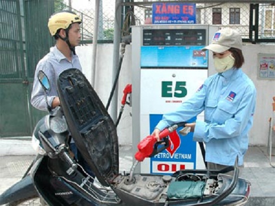Bộ Công thương đề xuất bắt buộc dùng xăng E5 từ cuối năm 2013