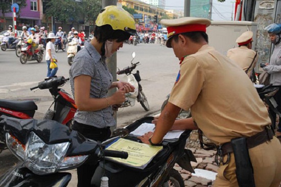 Từ 2015, ôtô không chính chủ ra đường sẽ bị phạt 