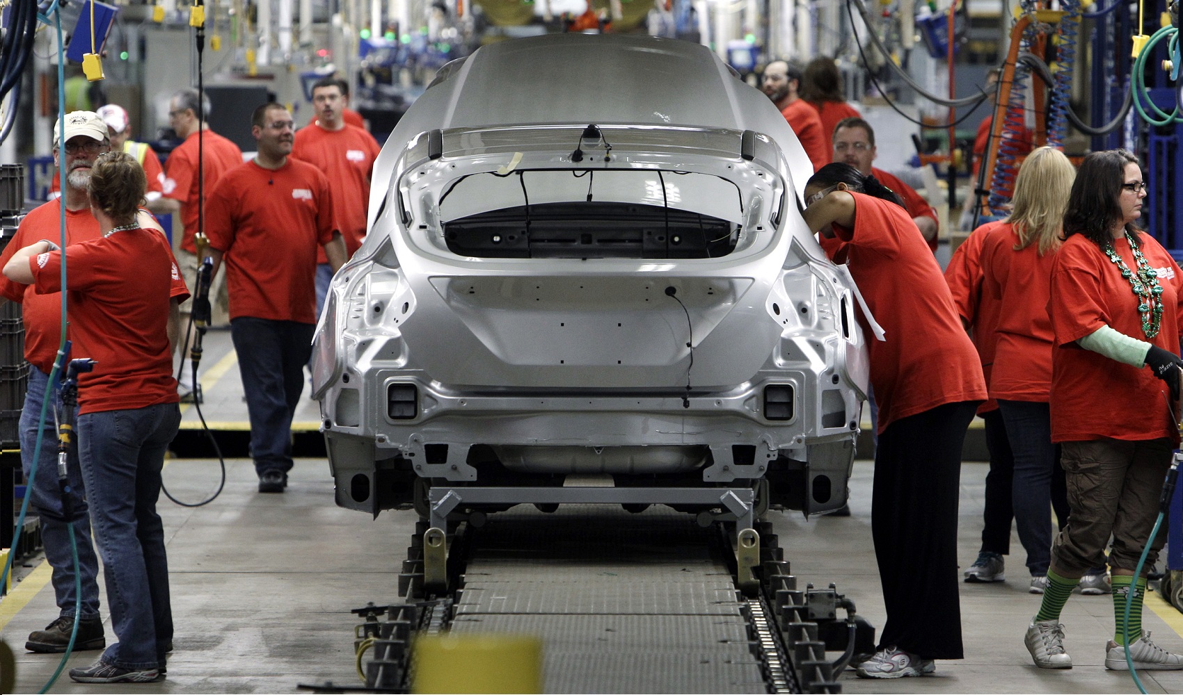 Ford cắt giảm 8.000 việc làm để tăng cường đầu tư cho xe điện