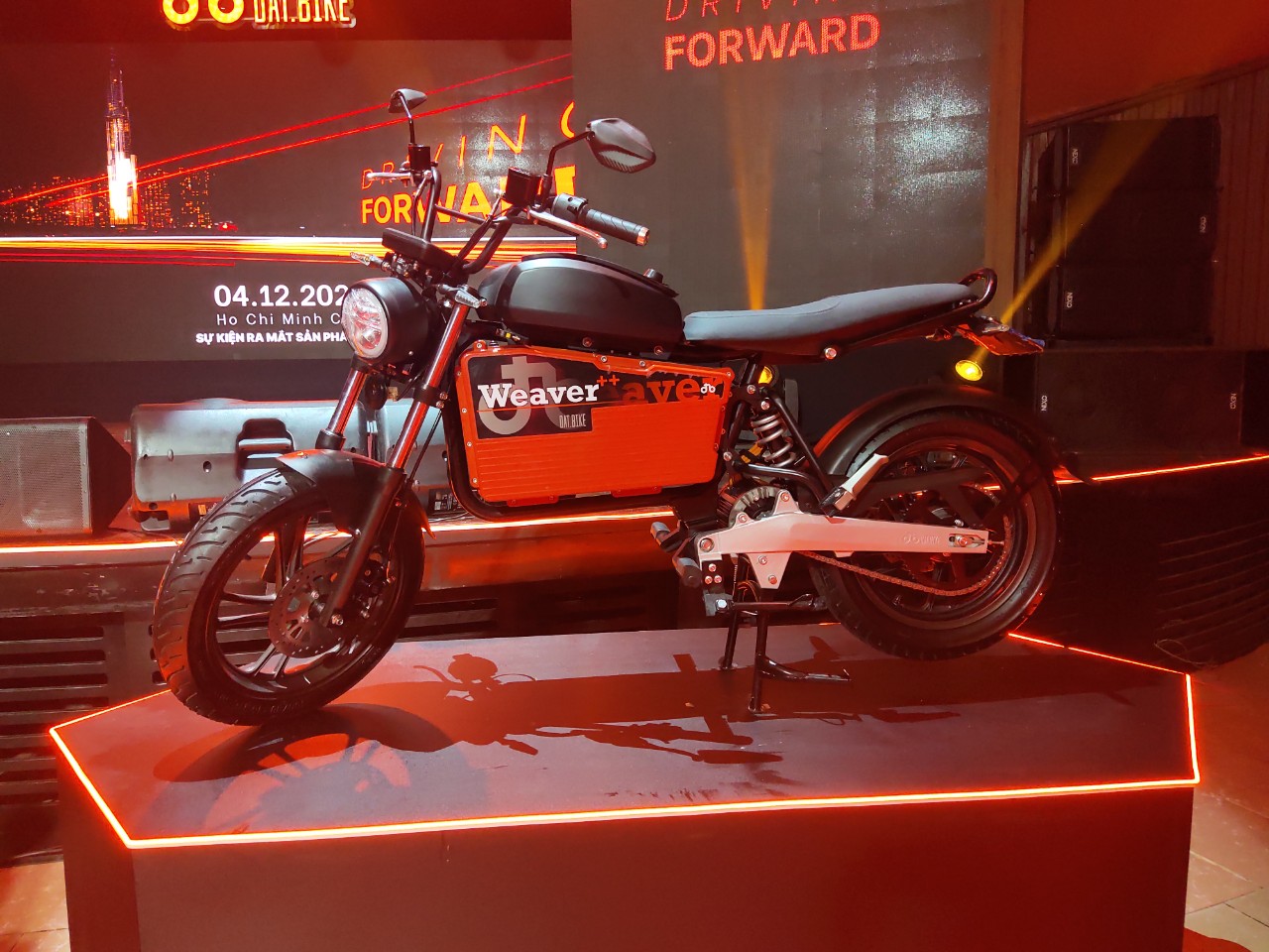 Xe máy điện Dat Bike Weaver++ 2023 giá ngang VinFast Theon