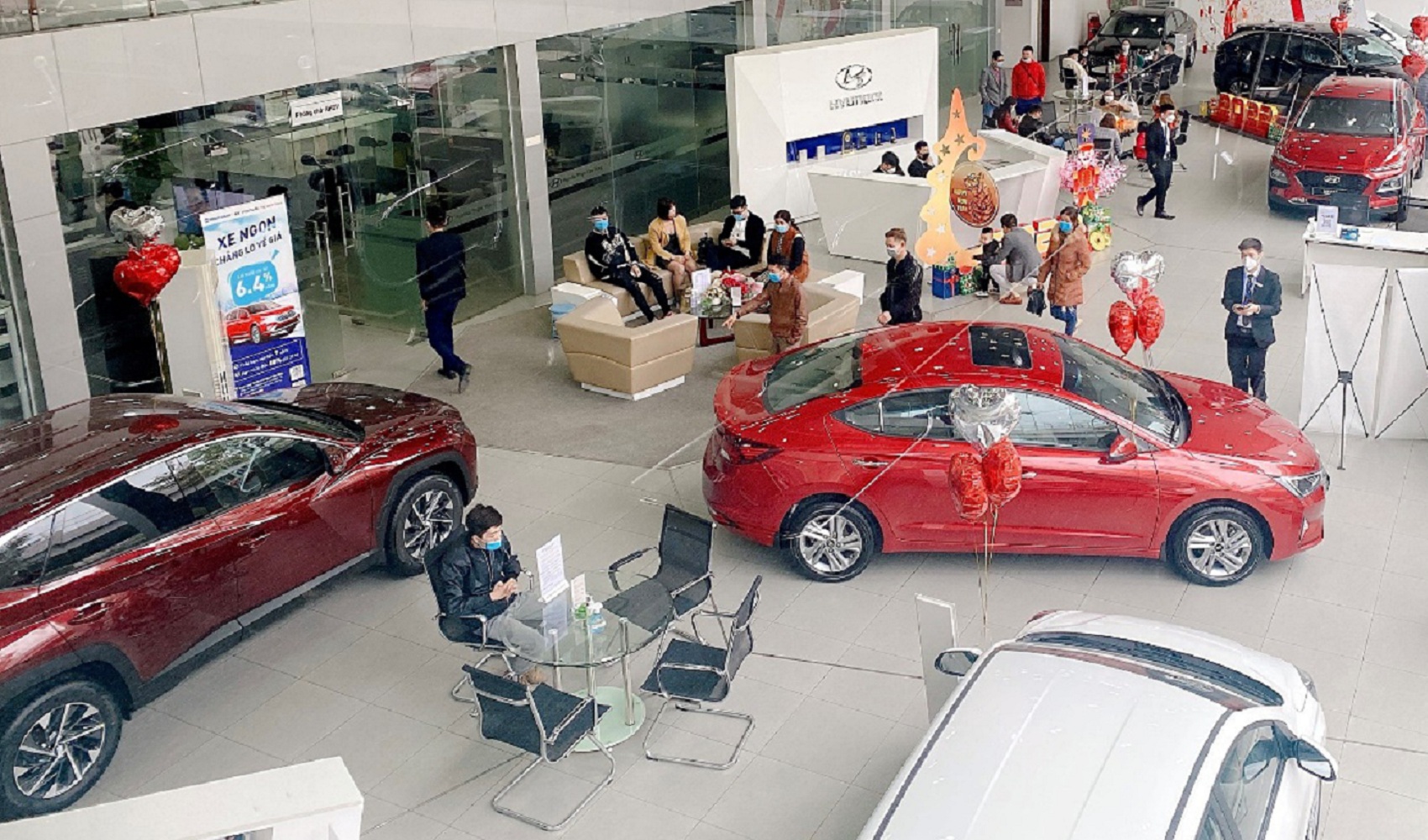 Thị trường ôtô Việt tiếp tục trầm lắng, Hyundai, Ford trượt dốc
