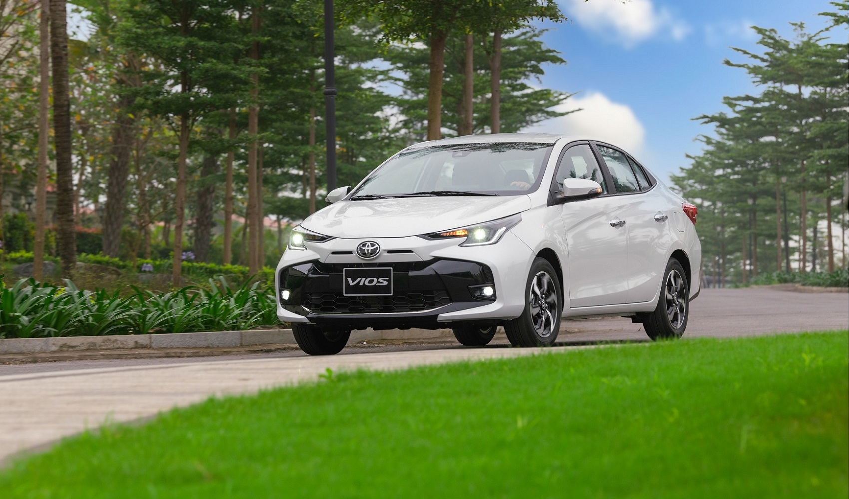 Toyota Vios bất ngờ vươn lên dẫn đầu TOP 10 ô tô bán chạy nhất tháng 6/2023