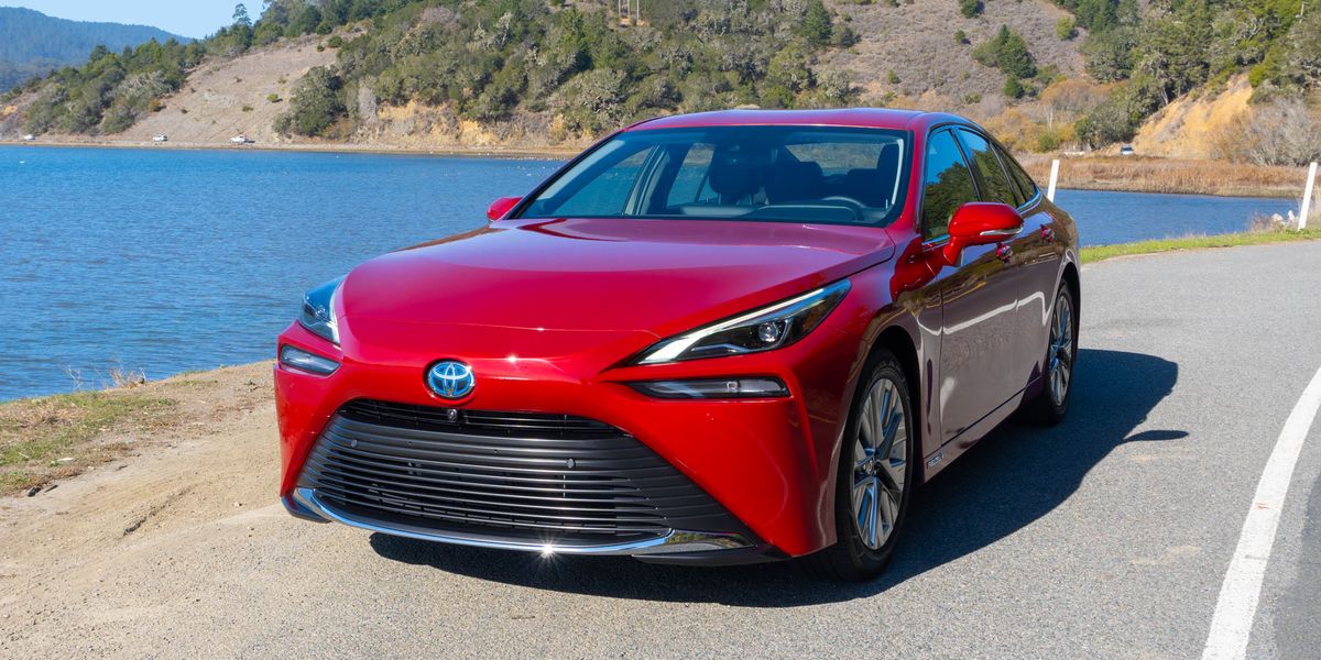 Toyota Mirai 2023 - xe pin nhiên liệu hydro thân thiện hàng đầu với môi trường