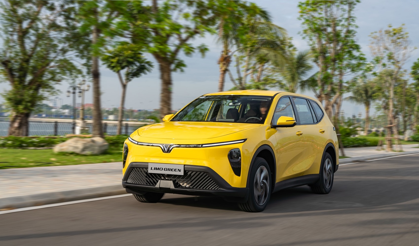 TOP 10 ô tô bán chạy nhất Việt Nam tháng 11/2025: Ngôi đầu đổi chủ