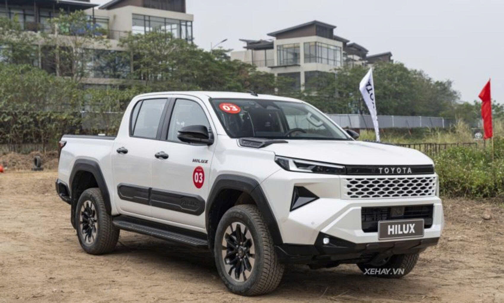 Toyota Hilux dẫn đầu doanh số bán tải tại Việt Nam