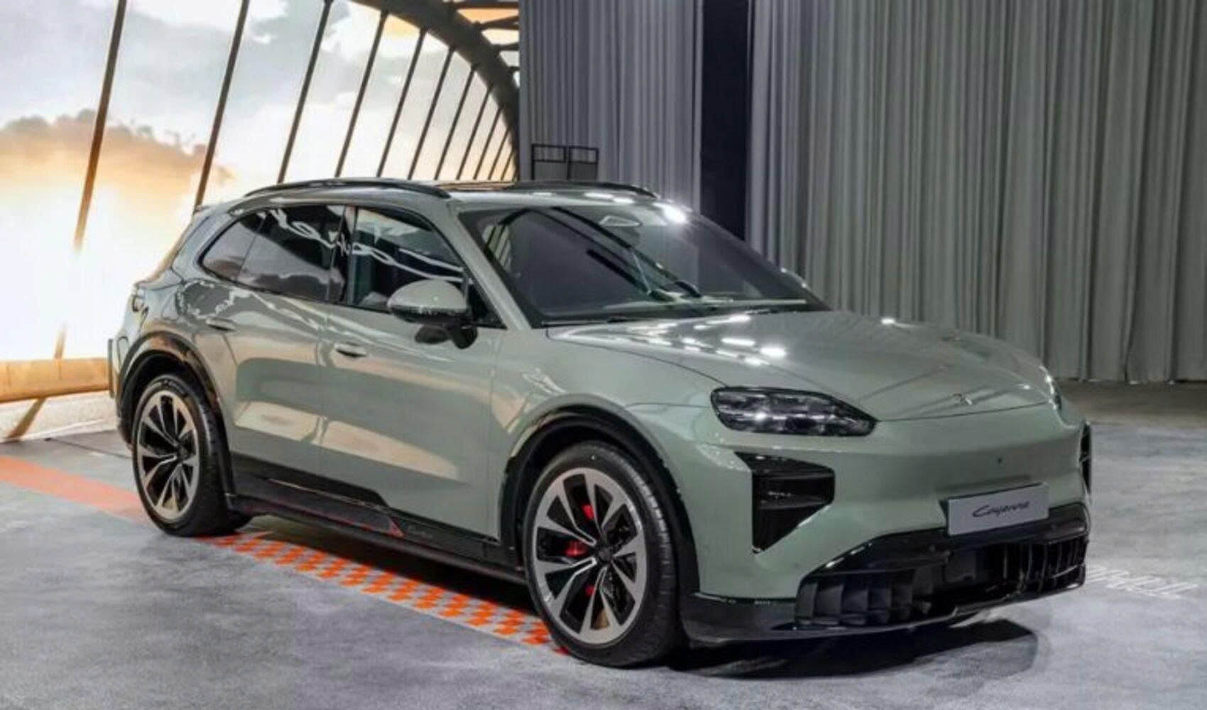 Porsche Cayenne Electric 2026 "cập bến" Đông Nam Á: SUV điện thể thao mạnh 1.156 mã lực, sạc 10 phút đi được 325 km
