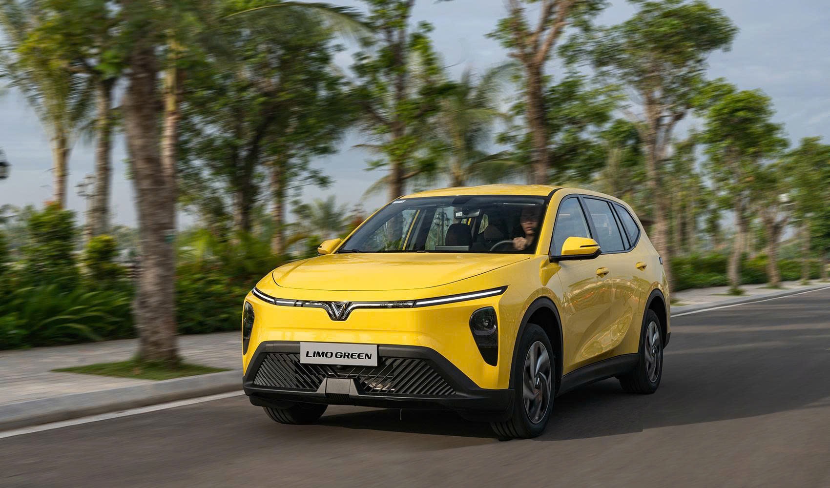 Vingroup khẩn cấp hỗ trợ khách hàng giảm áp lực giá xăng dầu