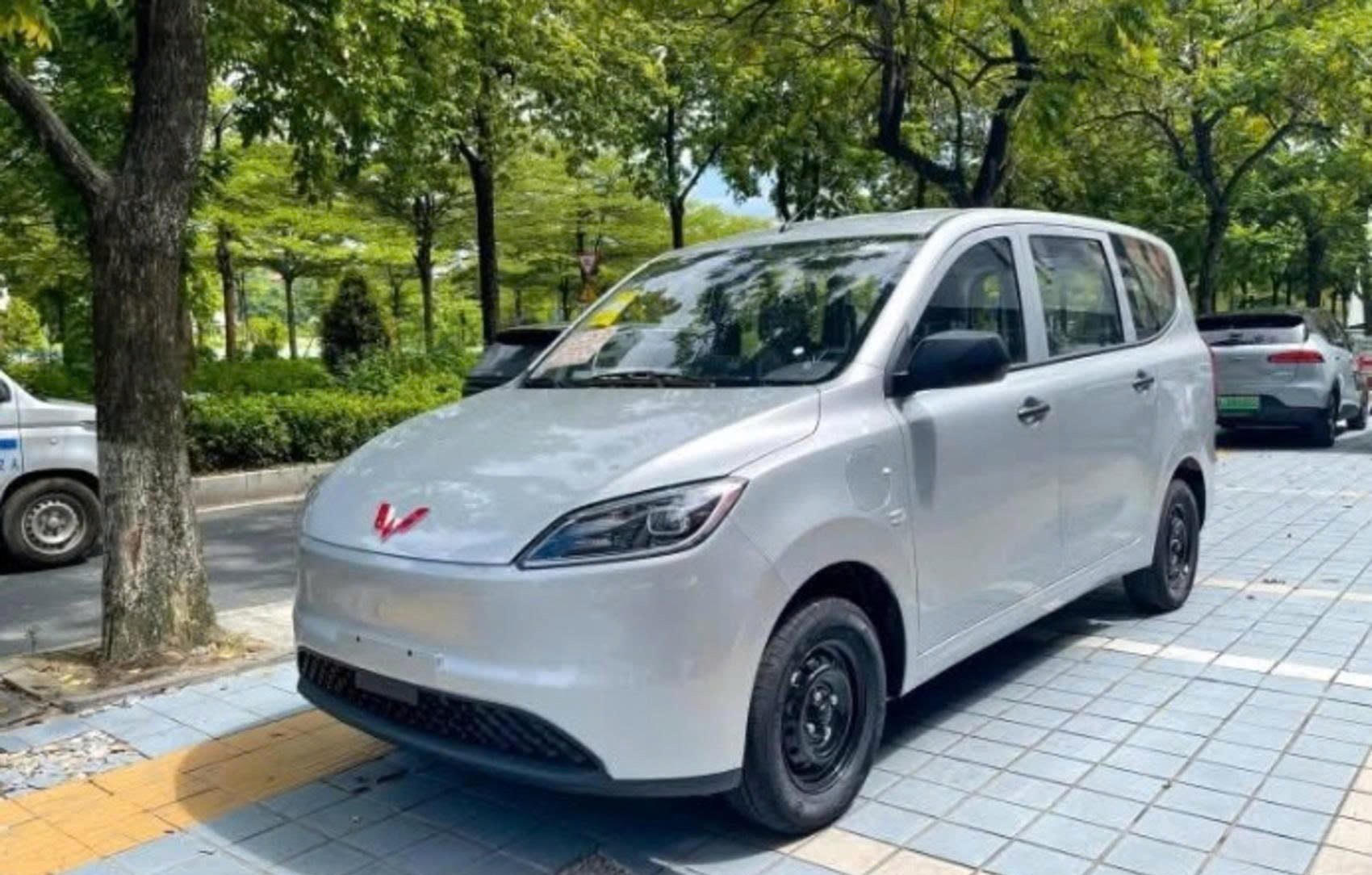 Đại lý nhận đặt cọc Wuling HG7: MPV 7 chỗ cạnh tranh Limo Green, giá dự kiến 499 triệu đồng, chạy được 300 km/sạc