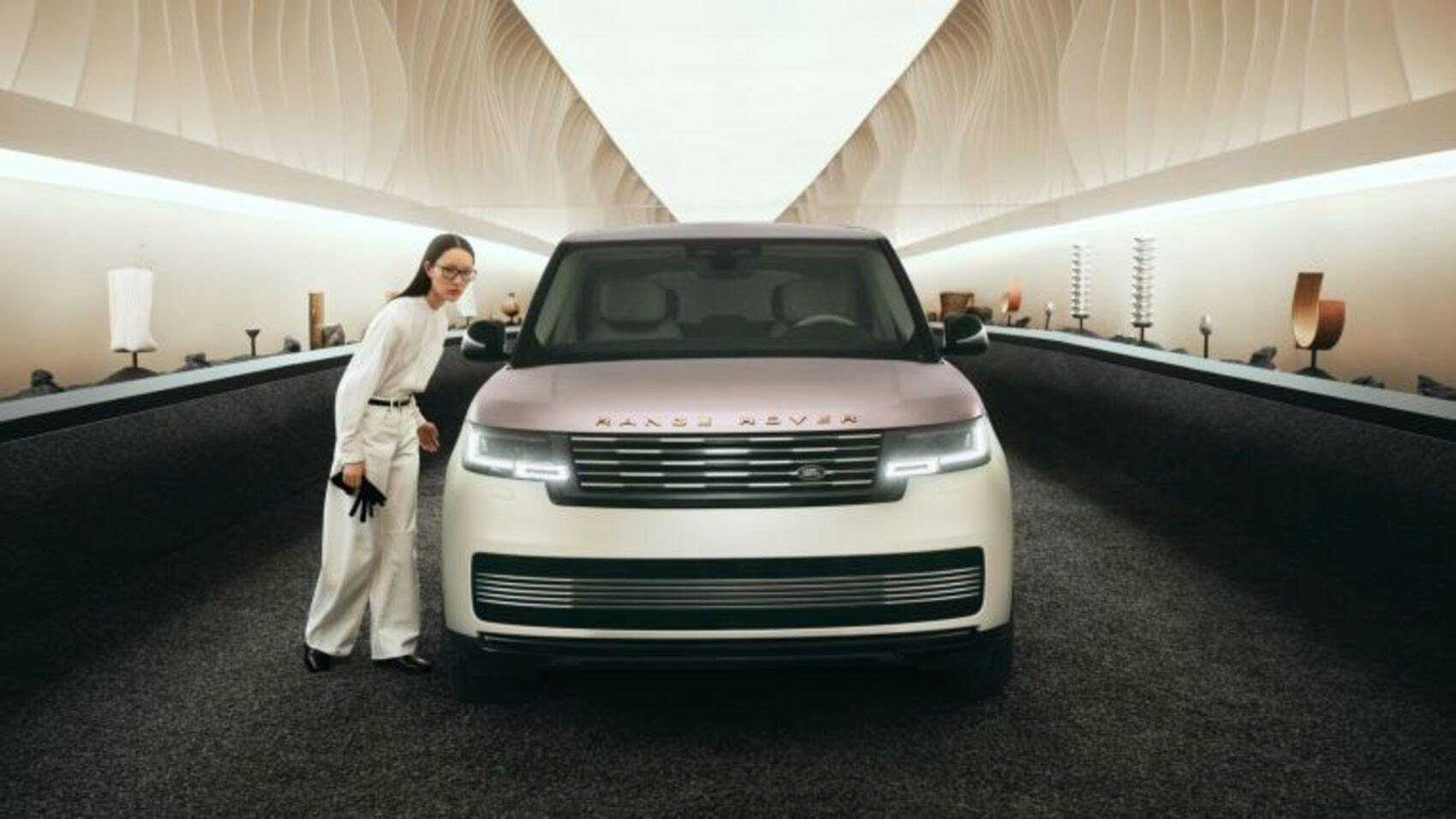Range Rover giới thiệu Triển lãm "Traces": Hành trình khám phá nghệ thuật chế tác Bespoke tại Tuần lễ thiết kế Milan 2026