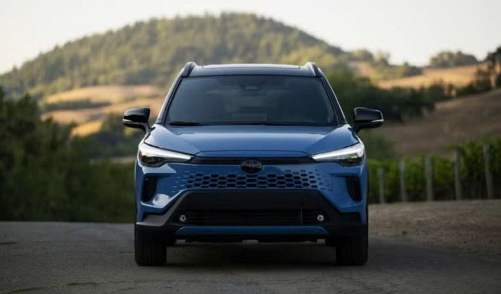 Toyota Corolla Cross thế hệ mới dự kiến ra mắt năm 2028 với cấu hình thuần Hybrid và thiết kế hiện đại