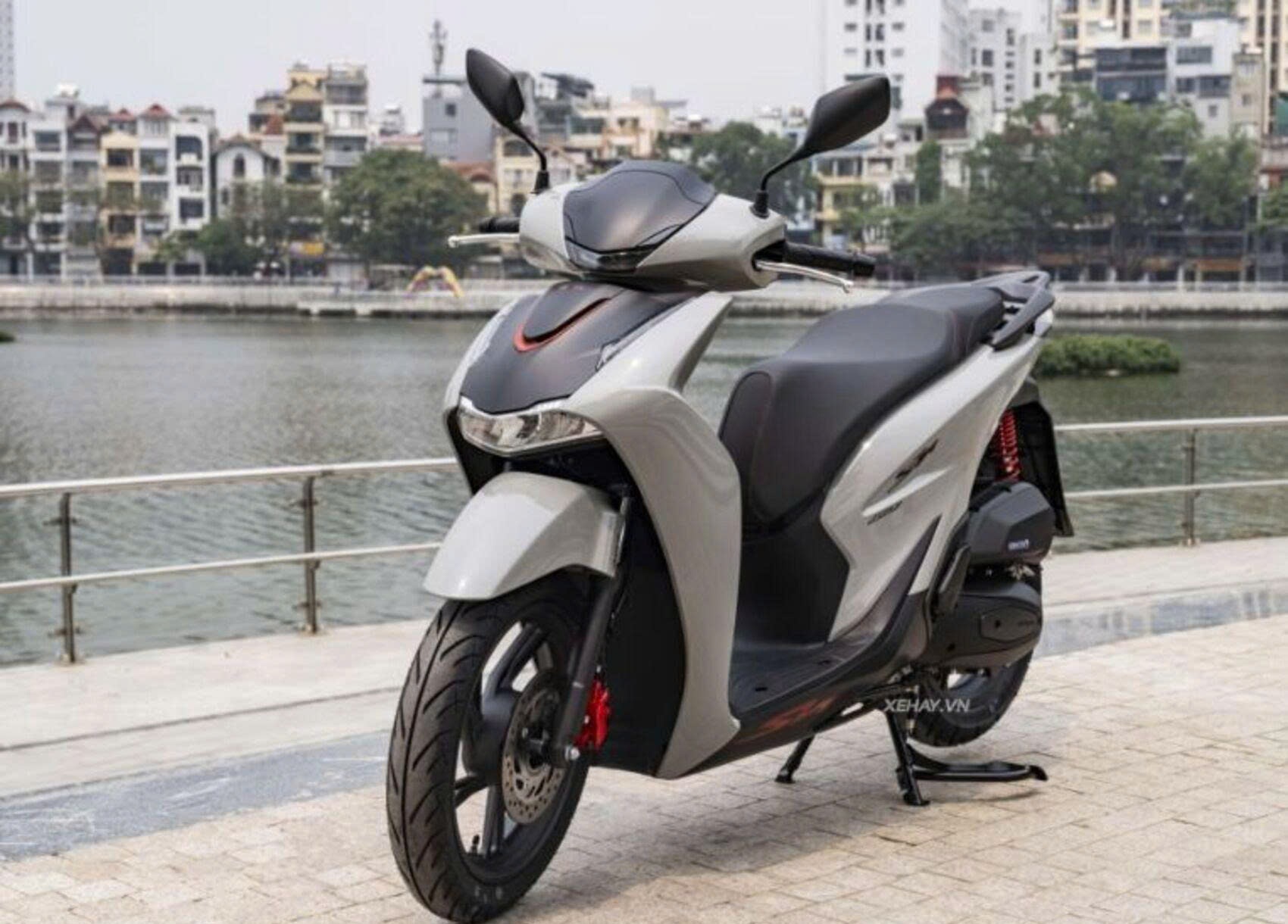Honda Việt Nam bán được 241.252 xe máy và 1.839 ô tô trong tháng 3/2026