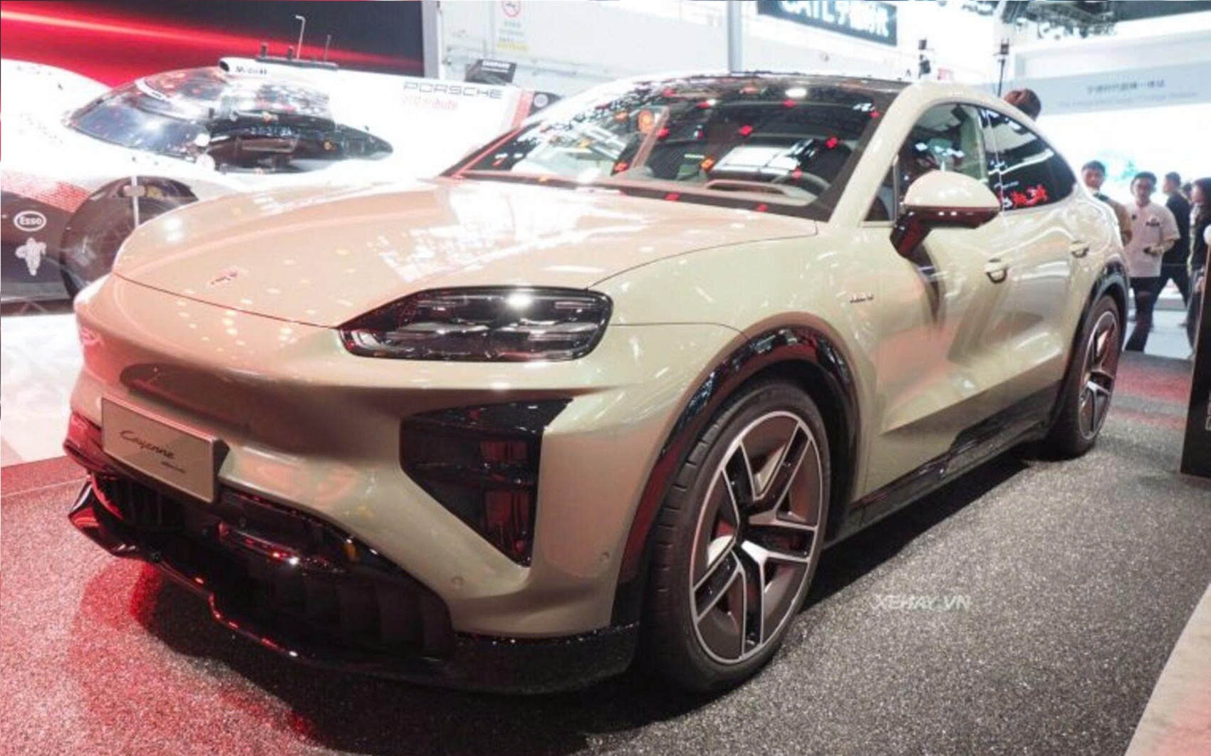 Cận cảnh Porsche Cayenne Tubor EV sắp ra mắt Việt Nam: Sức mạnh hơn 1.100 mã lực cùng công nghệ sạc siêu nhanh