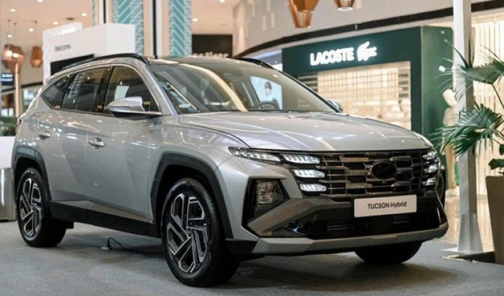 Hyundai nhận đặt cọc Tucson Hybrid tại Việt Nam: Giá dự kiến trên 1 tỷ đồng, nhận xe từ tháng 6/2026