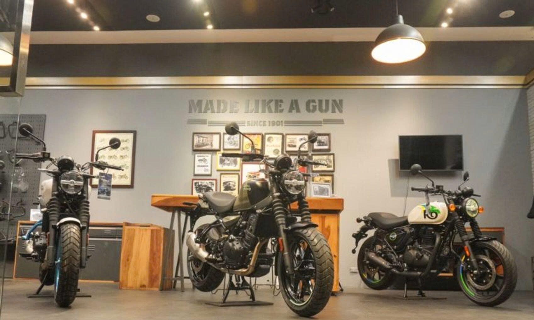 Royal Enfield ra mắt Nhà phân phối chính thức mới - Trâm Anh Motor Sports (TAMS) và công bố giá 5 dòng xe mô tô mới