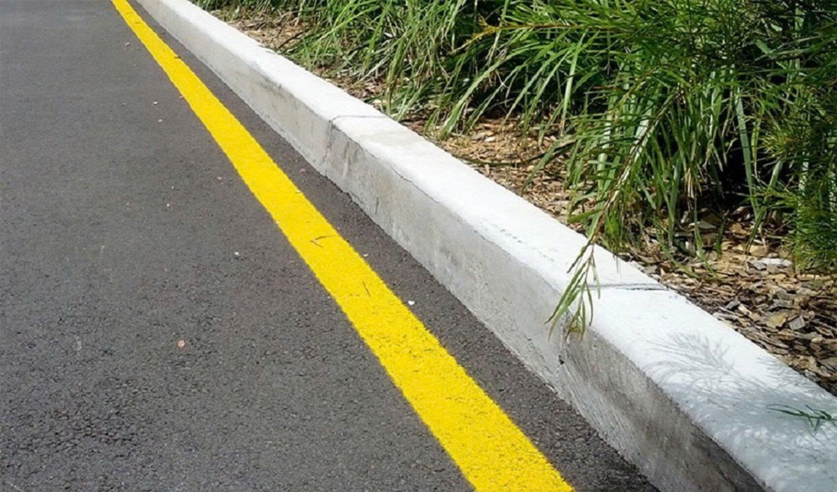 Cách phân biệt hai loại vạch kẻ đường cấm dừng, đỗ tài xế cần ghi nhớ để tránh vi phạm
