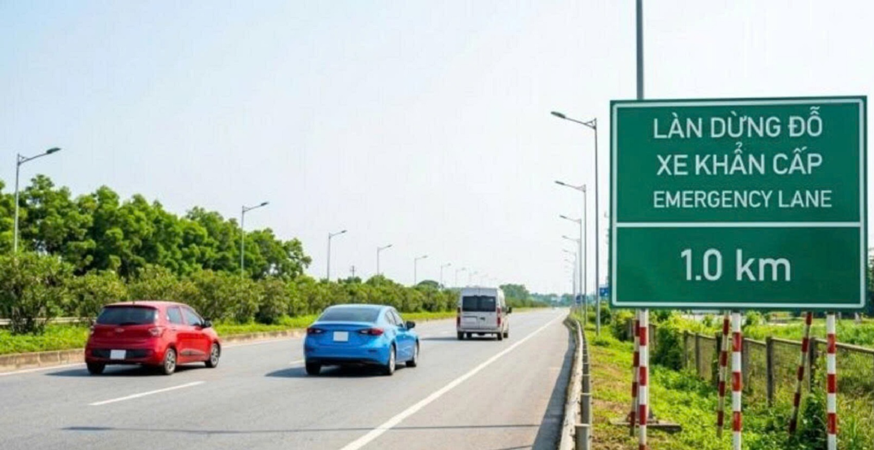 Ba trường hợp đi vào làn khẩn cấp trên cao tốc mà không bị phạt
