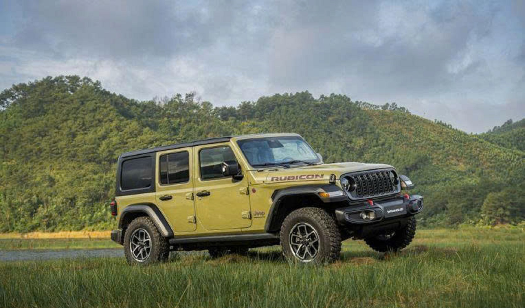 Chi tiết Jeep Wrangler mới ra mắt Việt Nam: 3 phiên bản, giá từ 3 - 3,5 tỷ đồng
