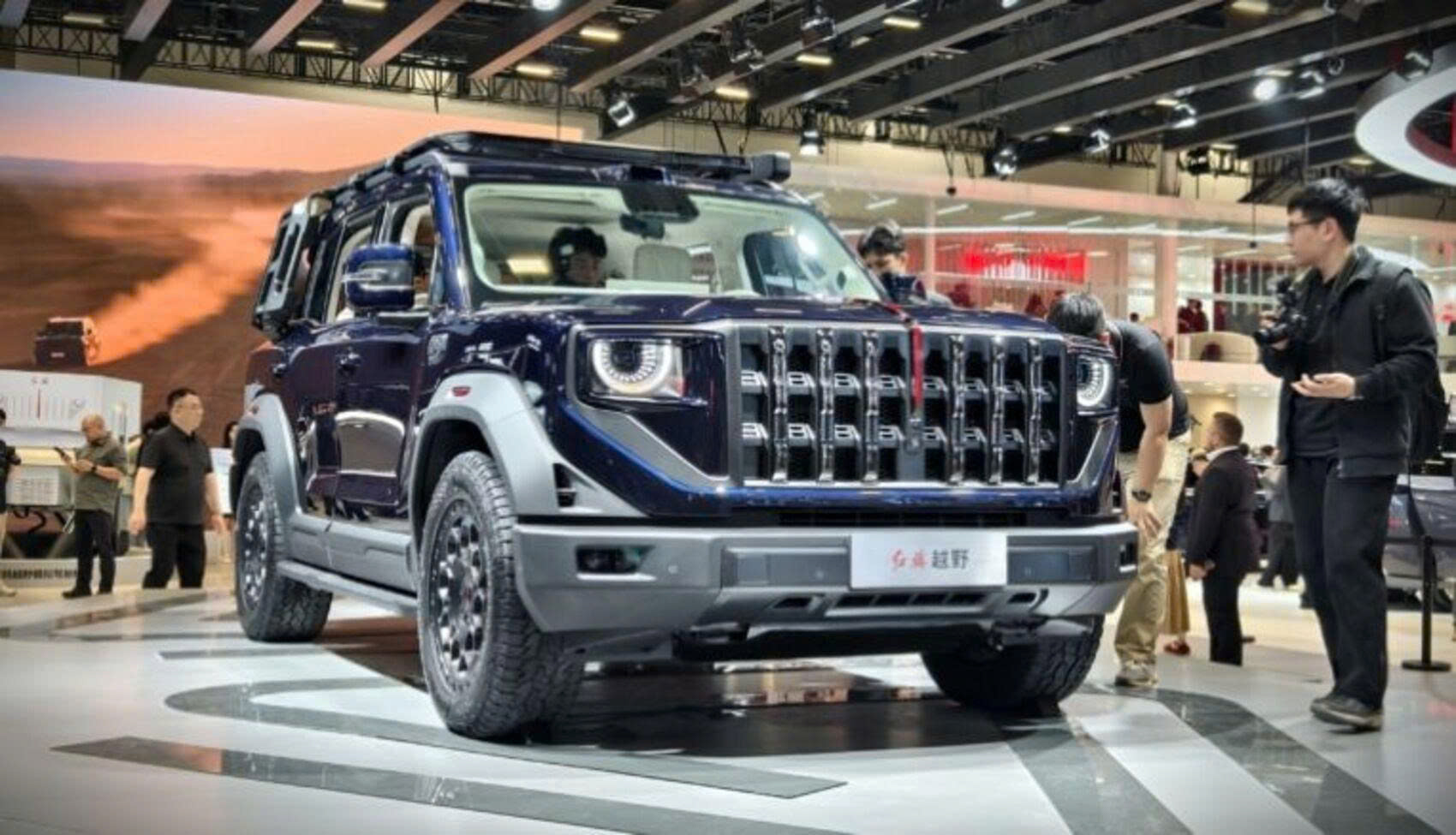 Hongqi chốt tên thương mại cho mẫu SUV địa hình đầu tiên: Xe EREV 4 mô-tơ mạnh gần 1.000 mã lực, chạy xa 1.350 km