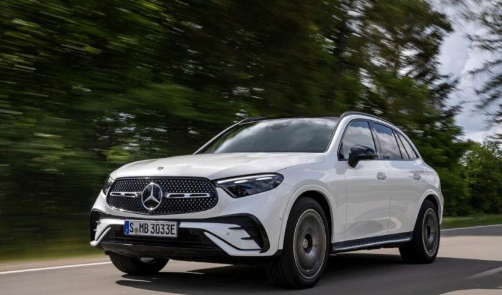 Mercedes-Benz GLC 350e chuẩn bị ra mắt Việt Nam: SUV PHEV giá dự kiến trên 3 tỷ đồng