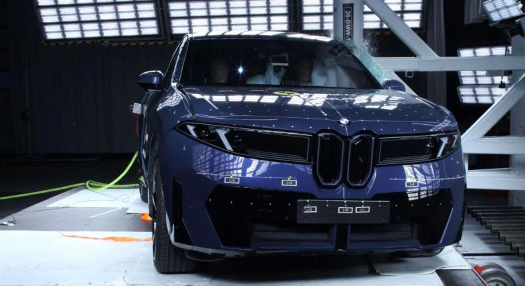 BMW iX3 và Zeekr 7GT trở thành những mẫu xe đầu tiên đạt 5 sao theo chuẩn Euro NCAP mới