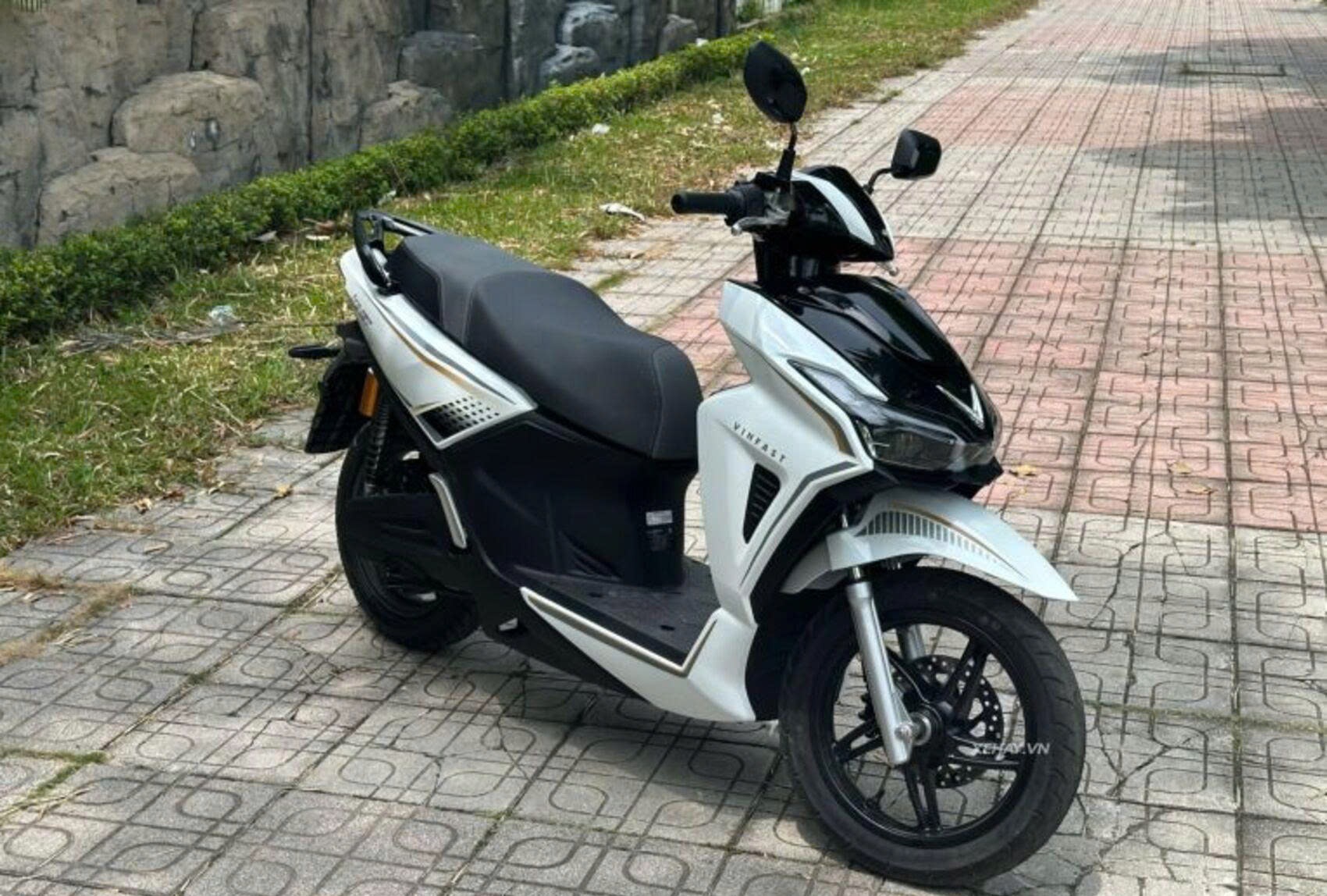 Cận cảnh VinFast Kinet: Xe máy điện cho phái mạnh, có thể chạy 145 km/sạc, giá từ 40 triệu đồng