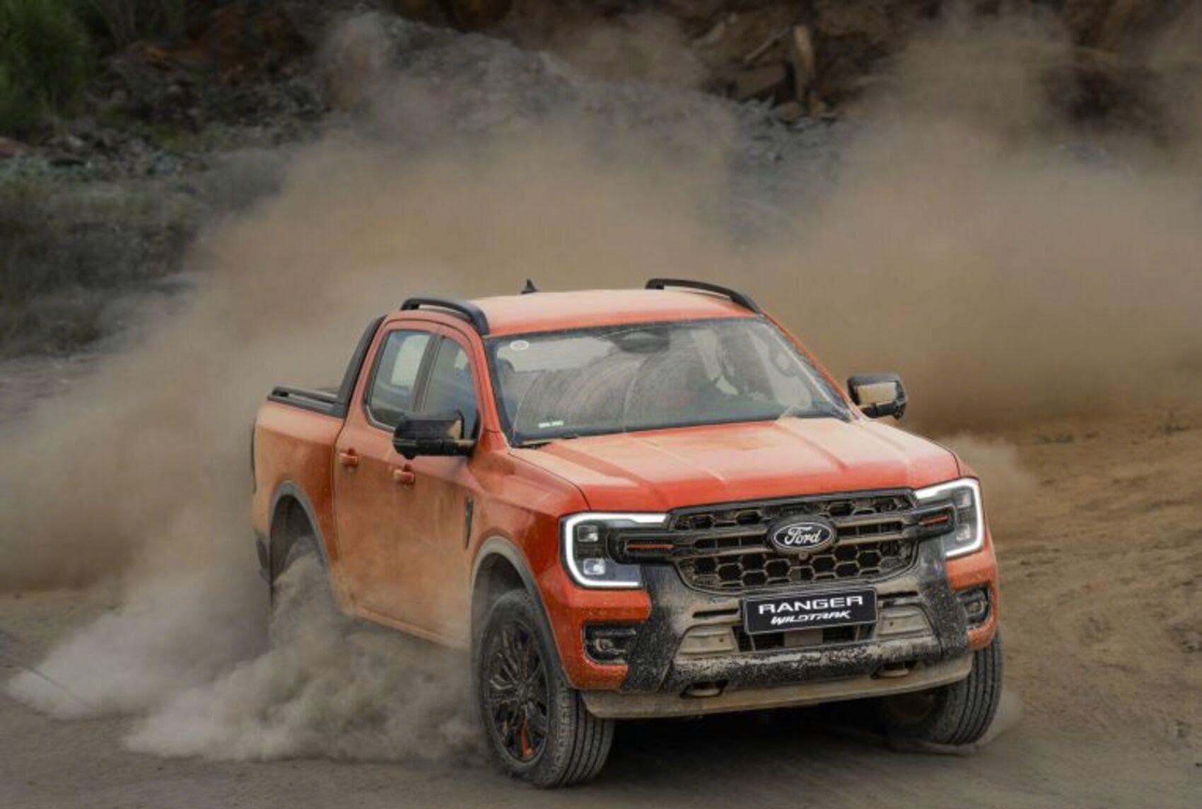 Ford Ranger nâng cấp thêm trang bị, nâng bảo hành, chuẩn hóa hộp số 10 cấp, giá từ 707 triệu đồng
