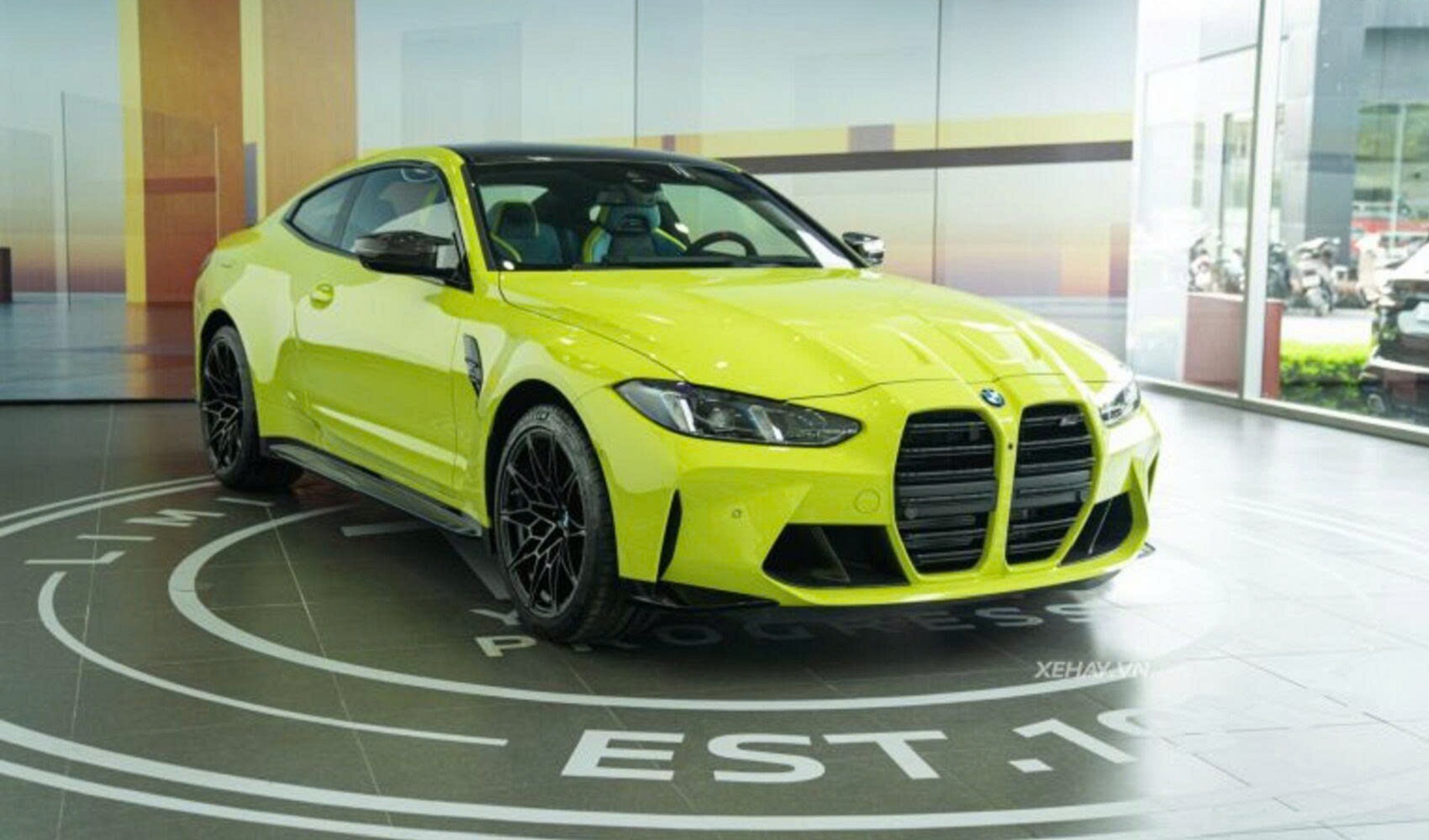 BMW M4 Competition màu vàng Sao Paulo xuất hiện tại Hà Nội: Giá khoảng 5,6 tỷ đồng