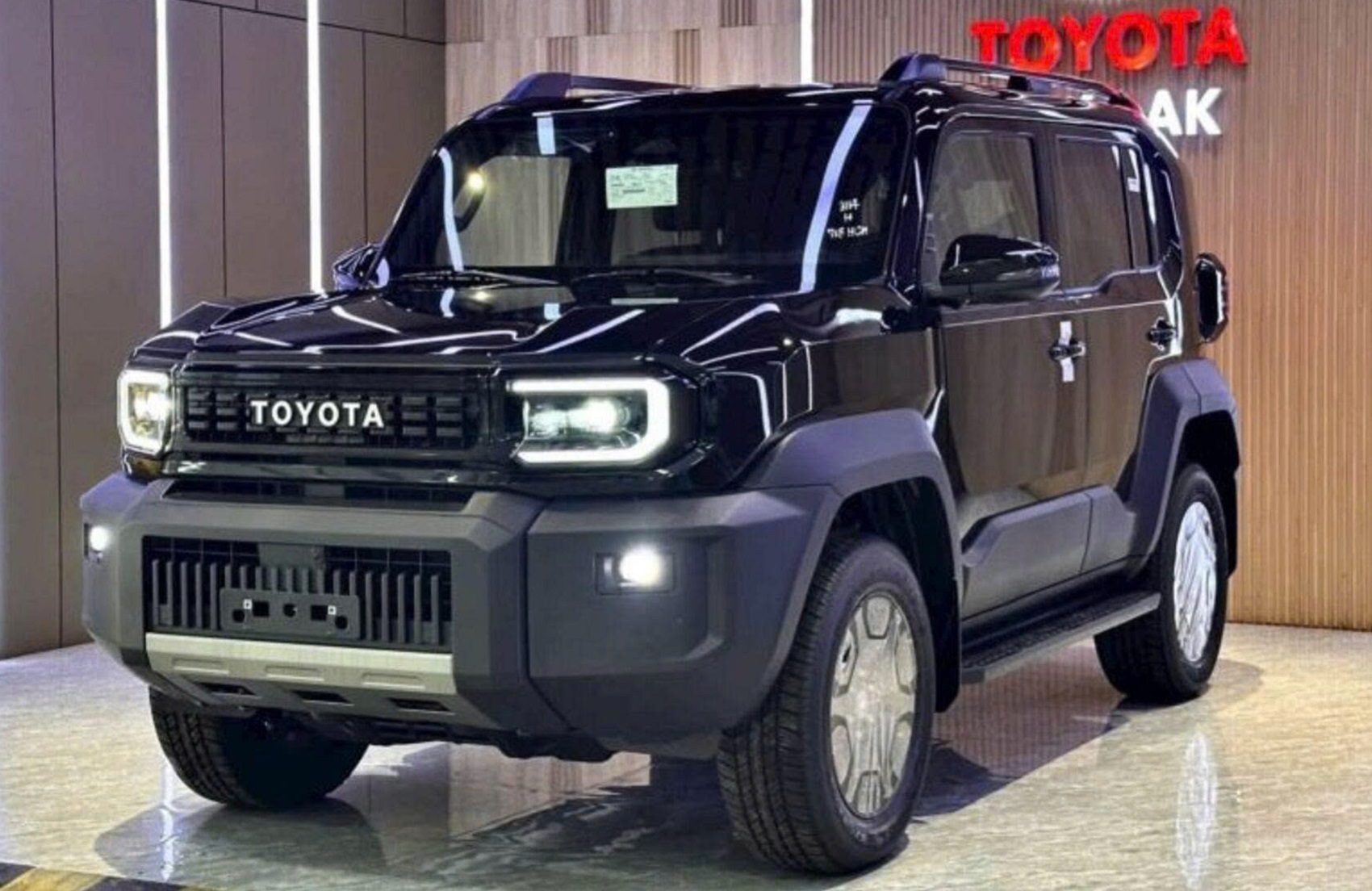 Toyota Land Cruiser FJ khan hàng, khách Việt muốn nhận xe sớm phải chi thêm 50 triệu đồng mua phụ kiện
