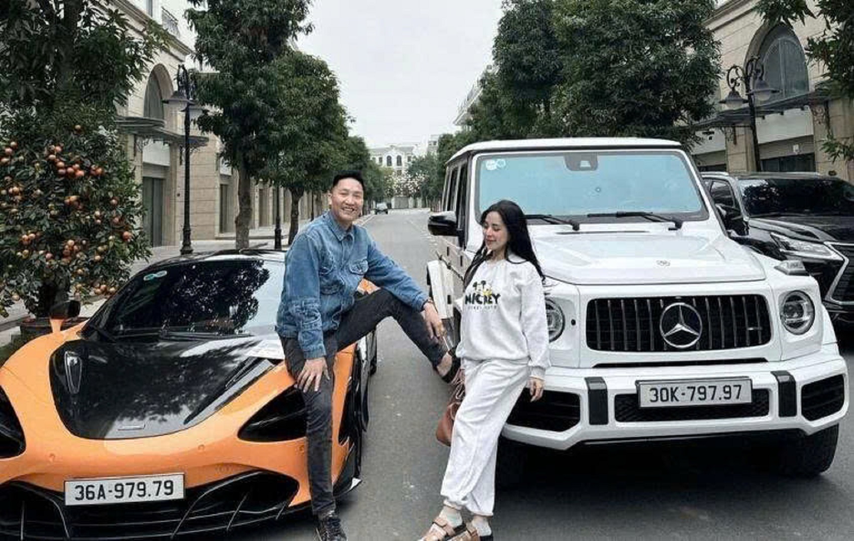 Điểm lại dàn siêu xe, xe sang và biển số đẹp từng được Huấn Hoa Hồng khoe trên mạng xã hội