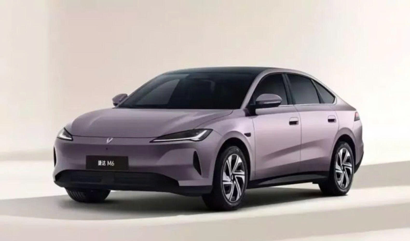 Jetta M6 xuất hiện với cấu hình độc lạ: Sedan điện hạng D có thể tùy biến khoang cabin thành 2 giường