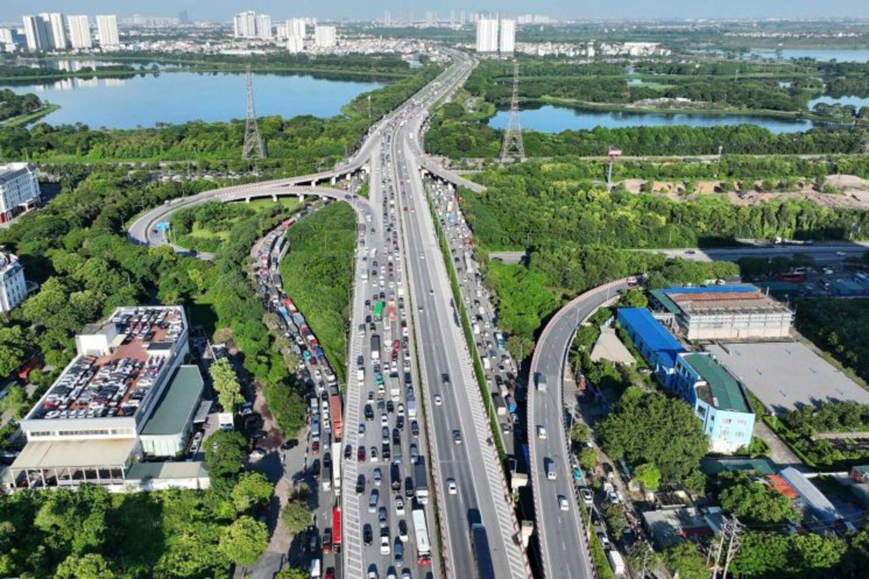 Phạt xe không giữ khoảng cách an toàn trên cao tốc: Cục CSGT khẳng định không làm khó tài xế