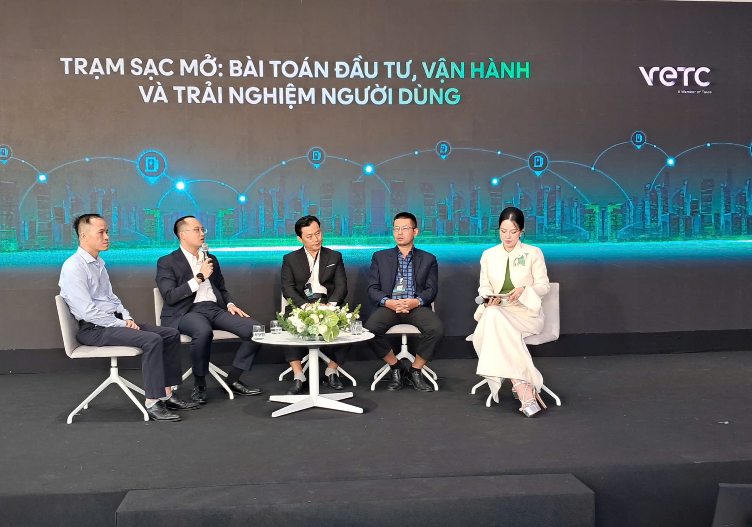 Giải pháp chỉ cần tải một ứng dụng để sạc xe ôtô điện tại nhiều trạm khác nhau