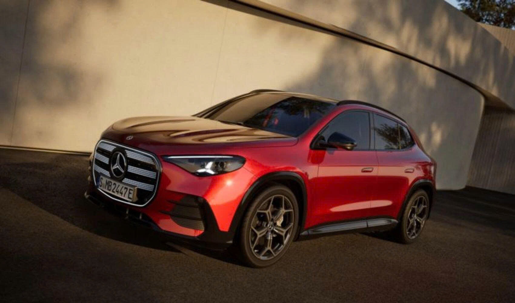 Mercedes-Benz GLA ra mắt với diện mạo mới: Có cả bản EV và HEV, sạc nhanh lên đến 320 kW