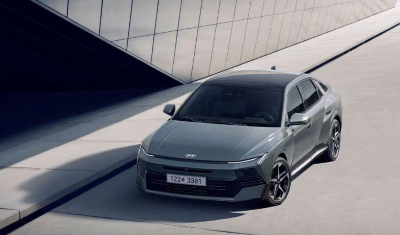 Hyundai Elantra thế hệ mới lập kỷ lục với gần 11.000 đơn hàng ngay ngày đầu mở bán