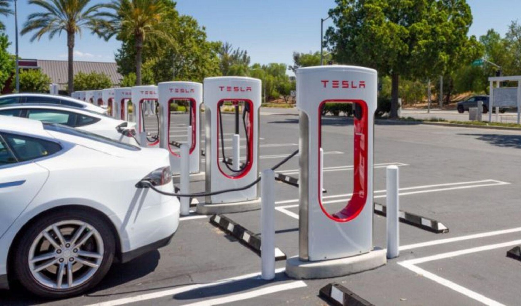 Tesla tuyển dụng nhân sự phát triển trạm sạc, chuẩn bị bước vào thị trường xe điện Việt Nam