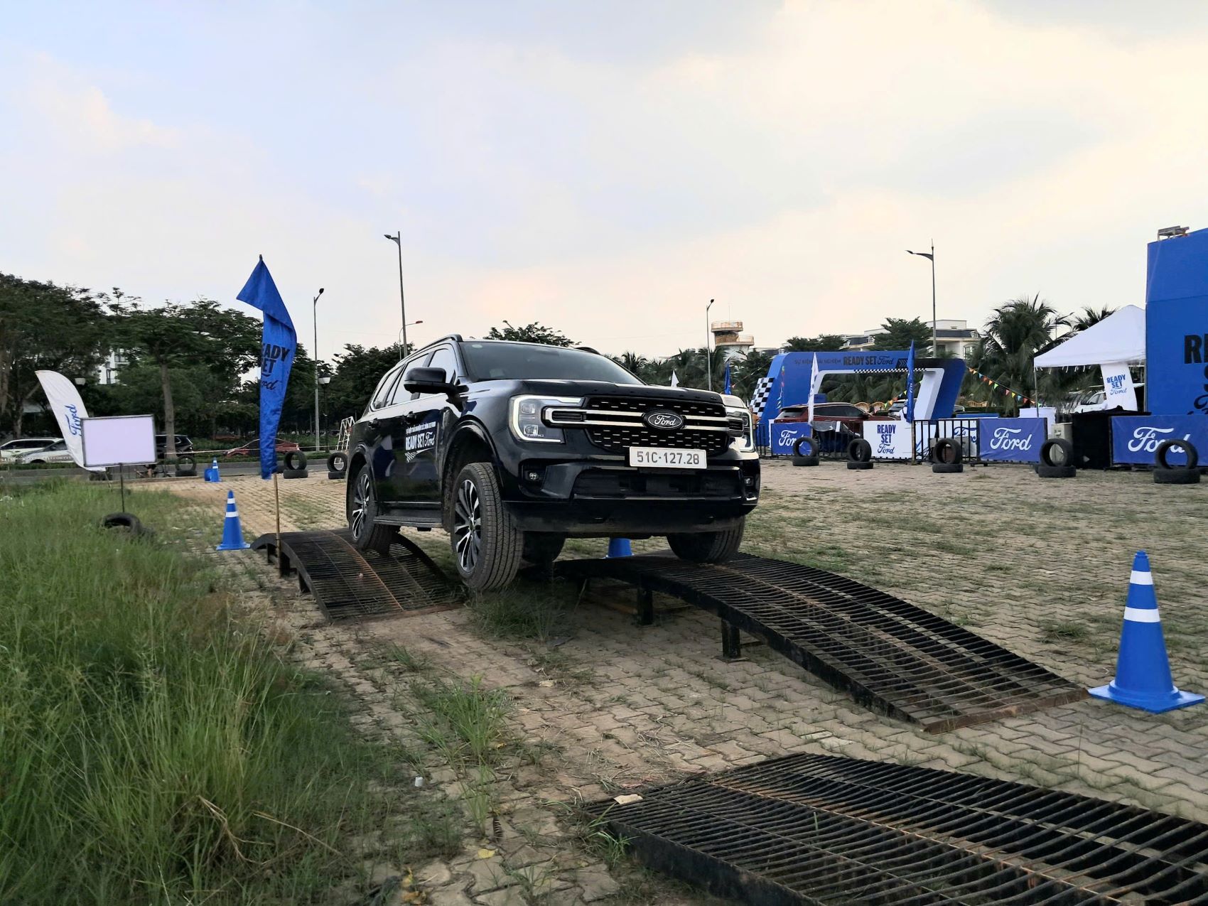 Trải nghiệm cảm giác lái SUV mới 2026 trong địa hình khó