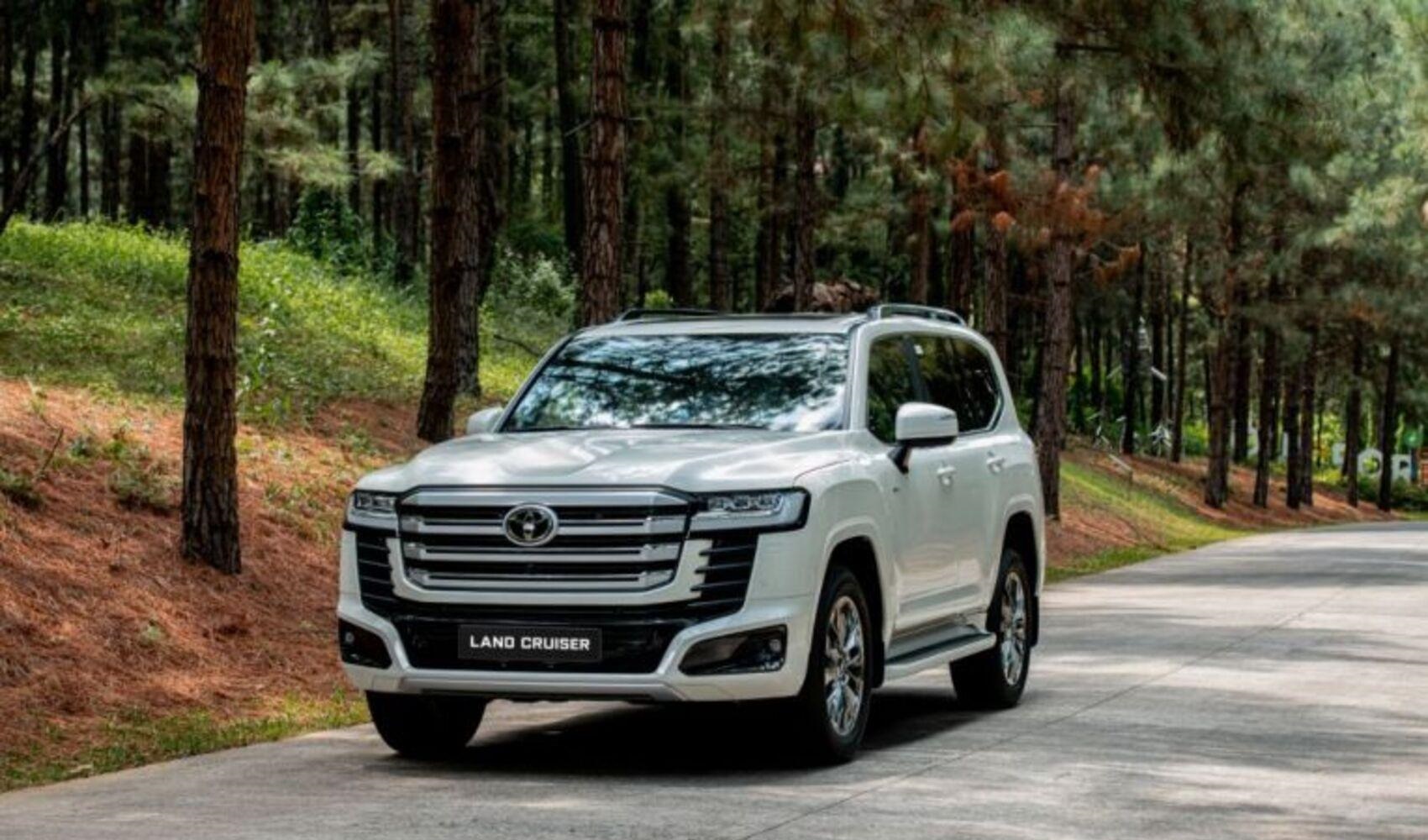 Doanh số xe hybrid tháng 9: Toyota Land Cruiser vừa mở bán đã lọt top 6 xe bán chạy nhất tháng
