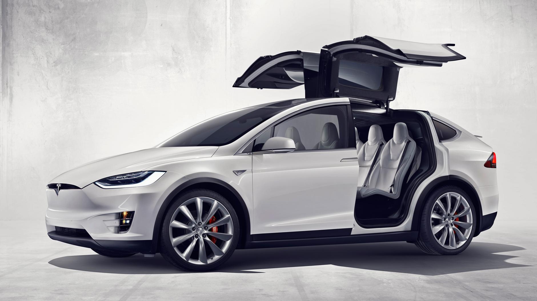 Tesla Model X chính thức trình làng