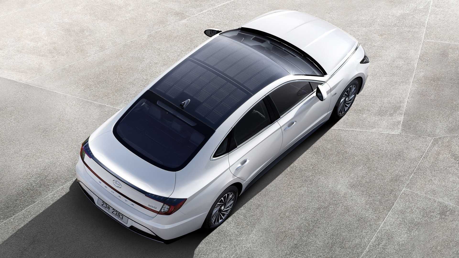 Hyundai ra mắt Sonata Hybrid chạy bằng năng lượng mặt trời