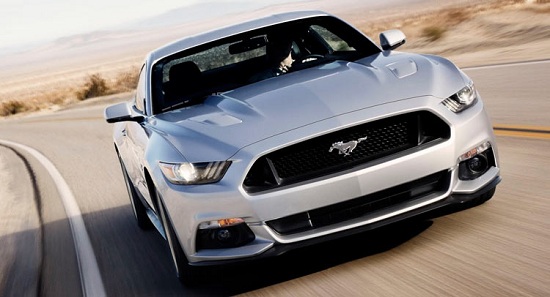  Ford Mustang recupera la corona de muscle car 2015