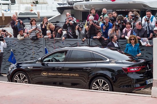 Renault Talisman được chọn đưa đón các siêu sao tại Cannes 2016