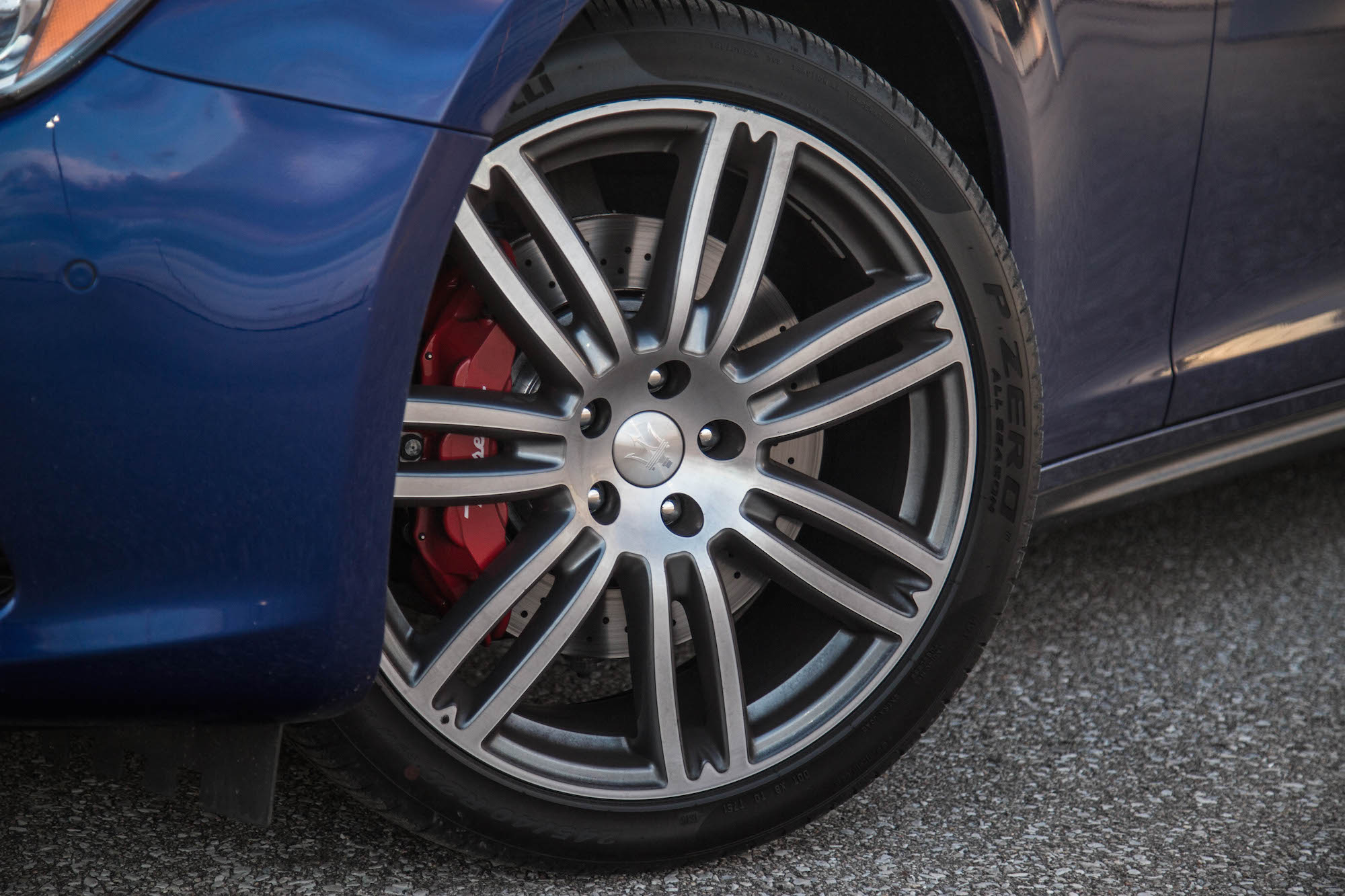Lốp Pirelli trên xe Maserati đang gặp lỗi nghiêm trọng