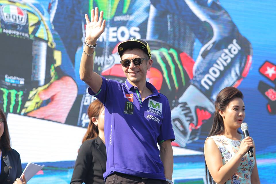 Khán giả Việt chơi đùa với các tay đua MotoGP